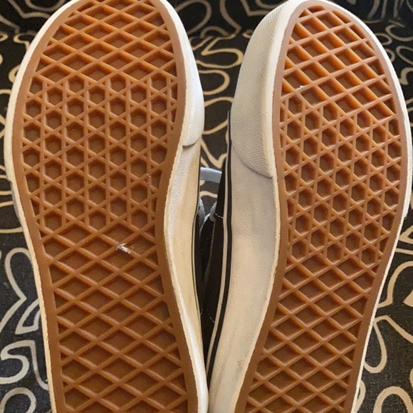 Vans - Picture 2 of 6